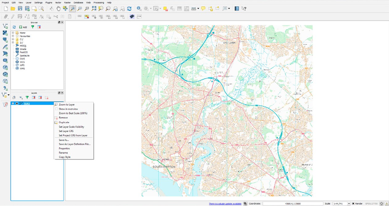 ‘Zoom to layer’ shown in the context menu QGIS